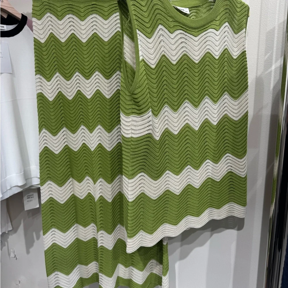 Green and White Chevron Knit Set - Picture 3 of 4